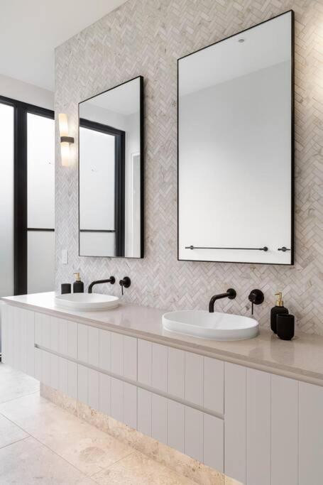Kirks On Park - Brand New Luxury Home, Great Location 索伦托 外观 照片
